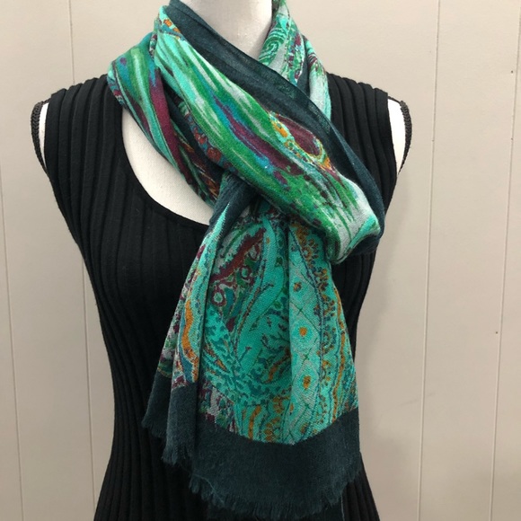 Lightweight Green Paisley Blanket Scarf/Wrap/Shawl - Picture 9 of 15